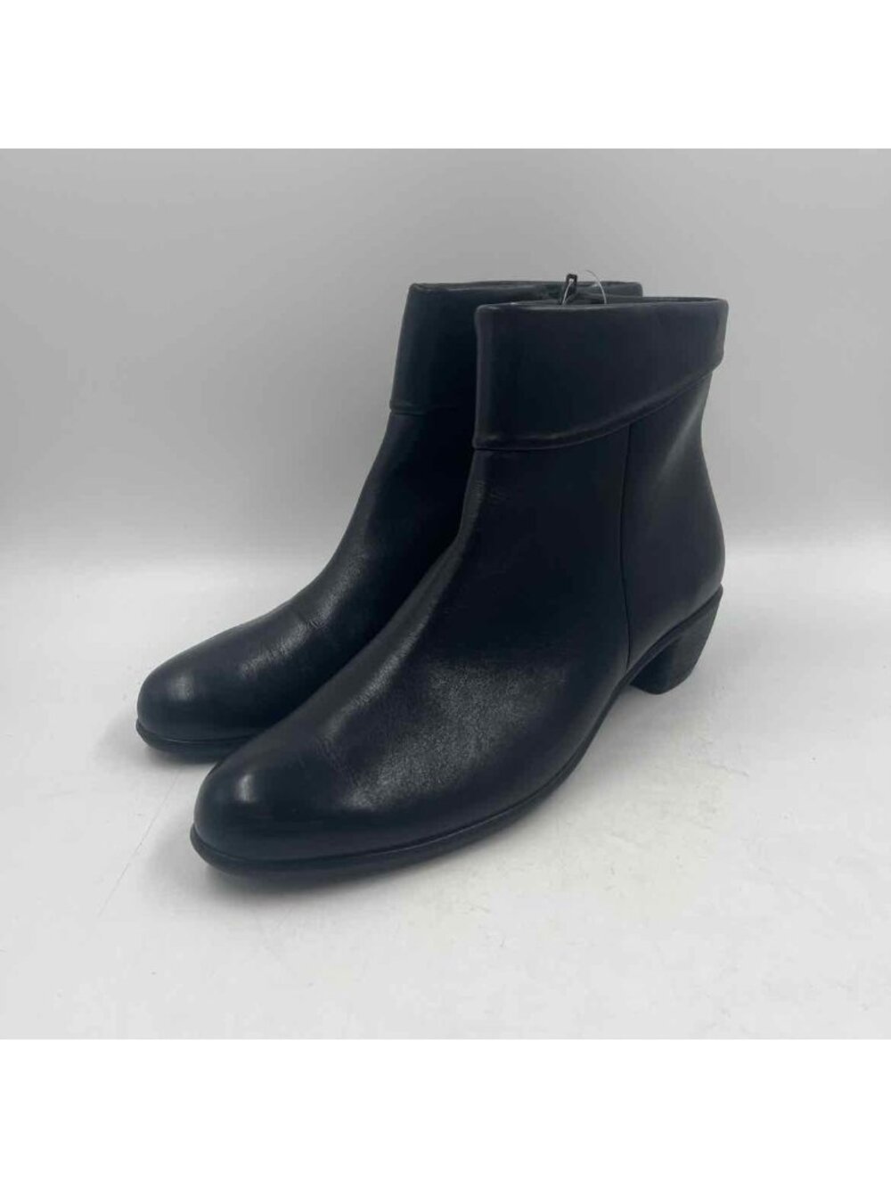 Ecco Leather Women's Shoe Size 11 Black Solid Boots
